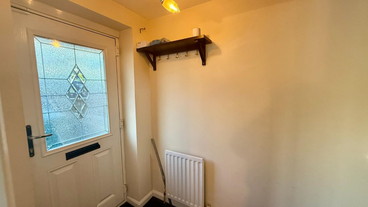 17 Commonside, Batley