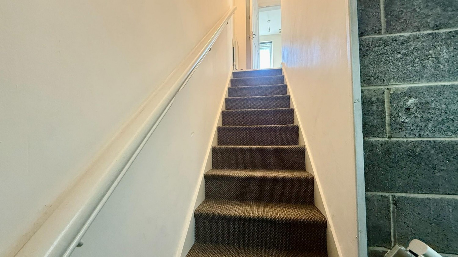 17 Commonside, Batley