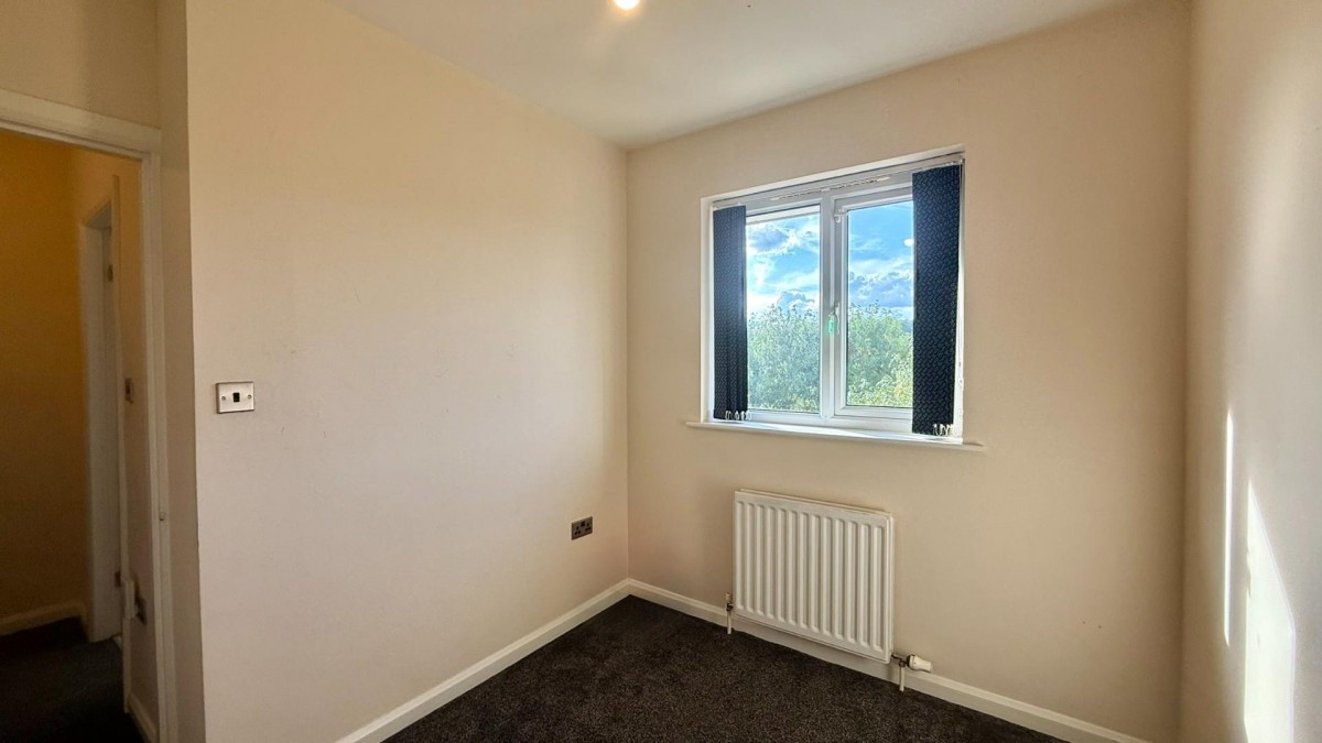 17 Commonside, Batley
