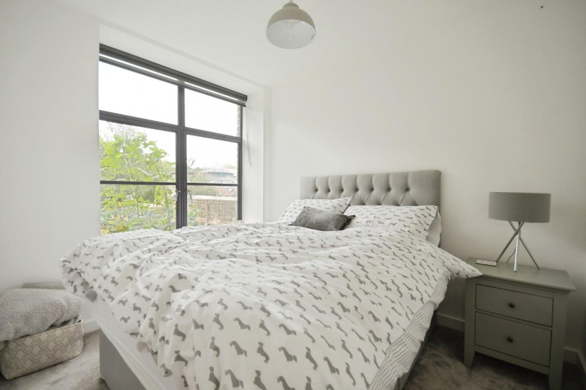 Birch Landing, Horseman Square, S3