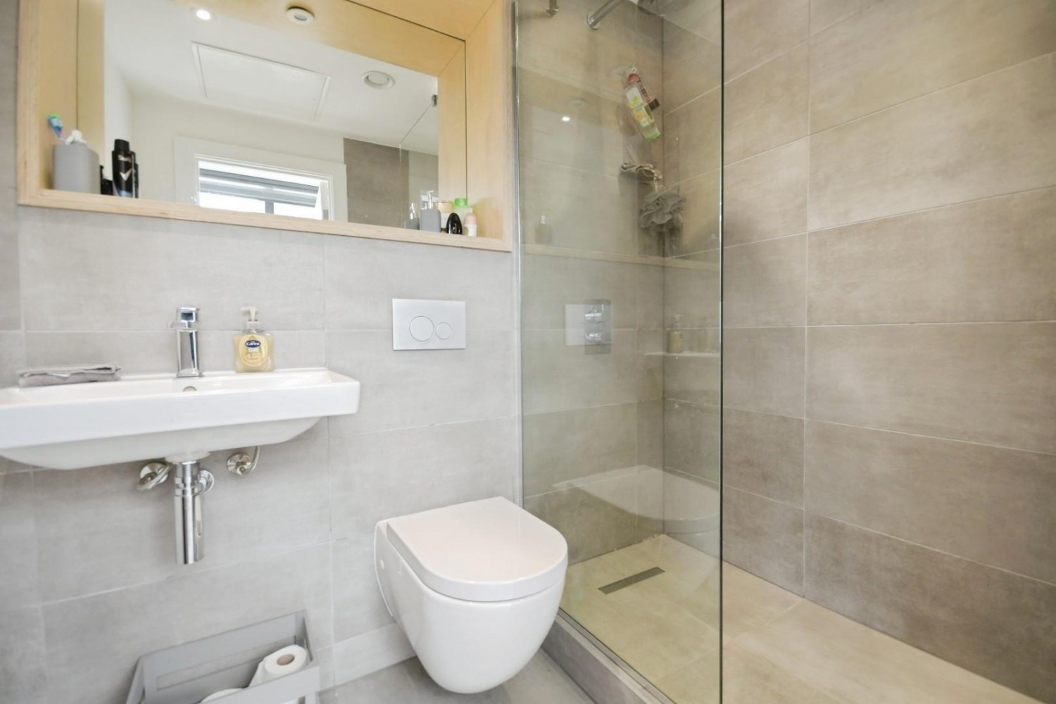 Birch Landing, Horseman Square, S3