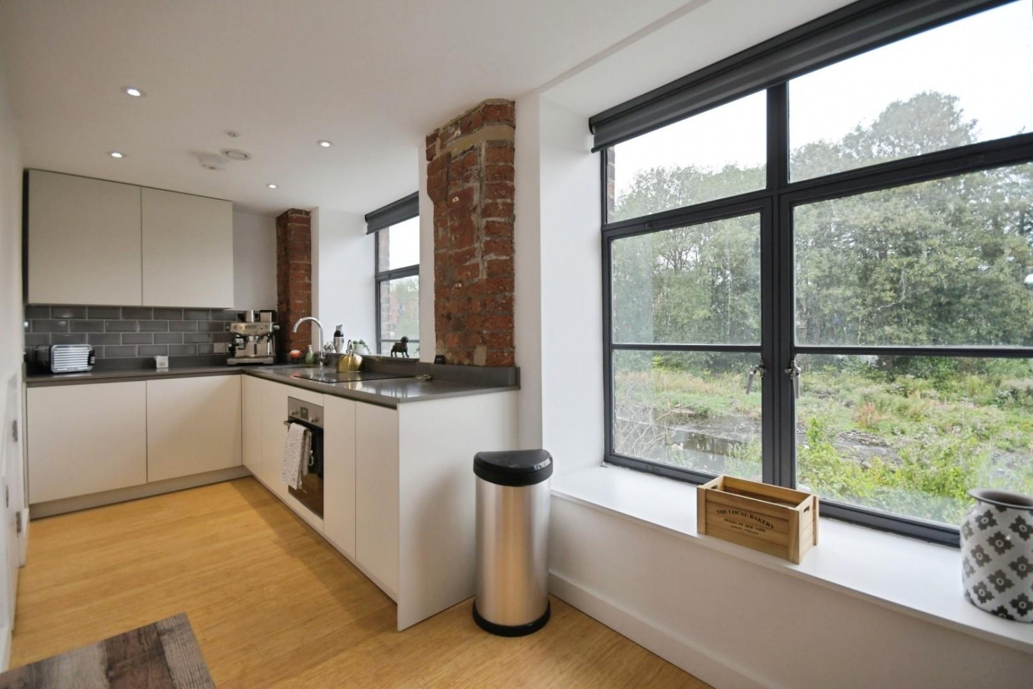 Birch Landing, Horseman Square, S3