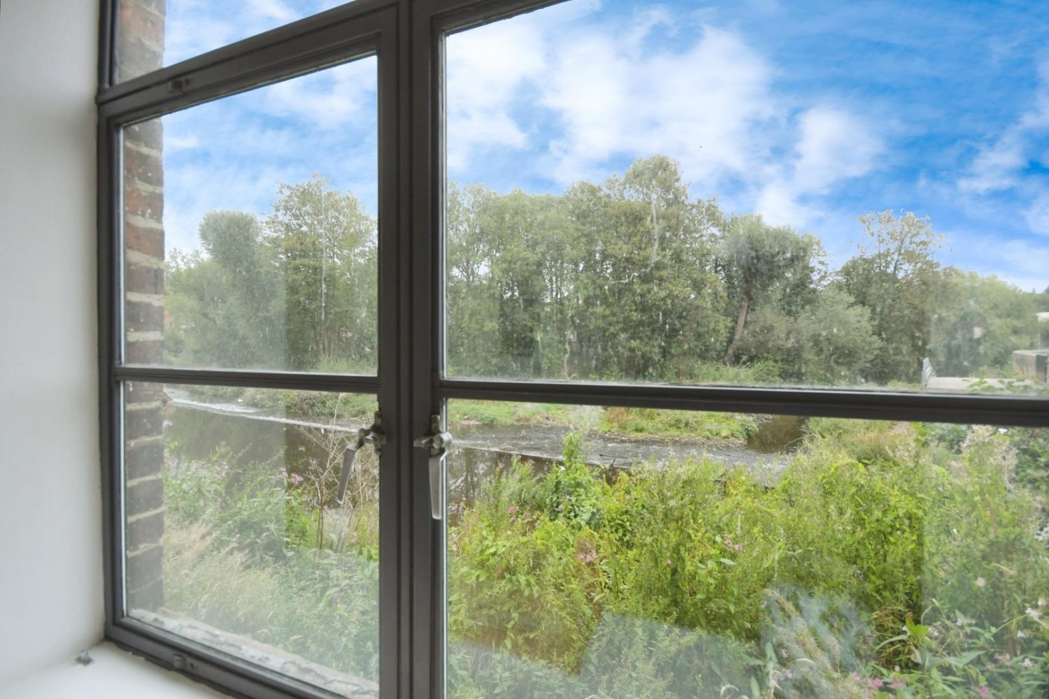 Birch Landing, Horseman Square, S3