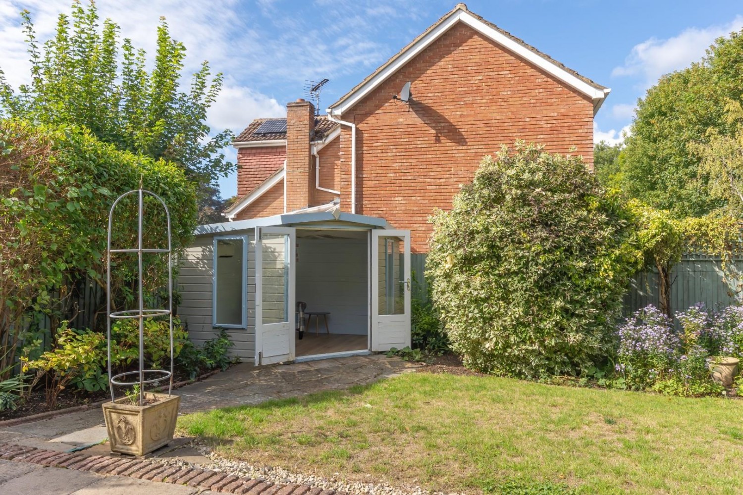 Wallace Drive, Eaton Bray