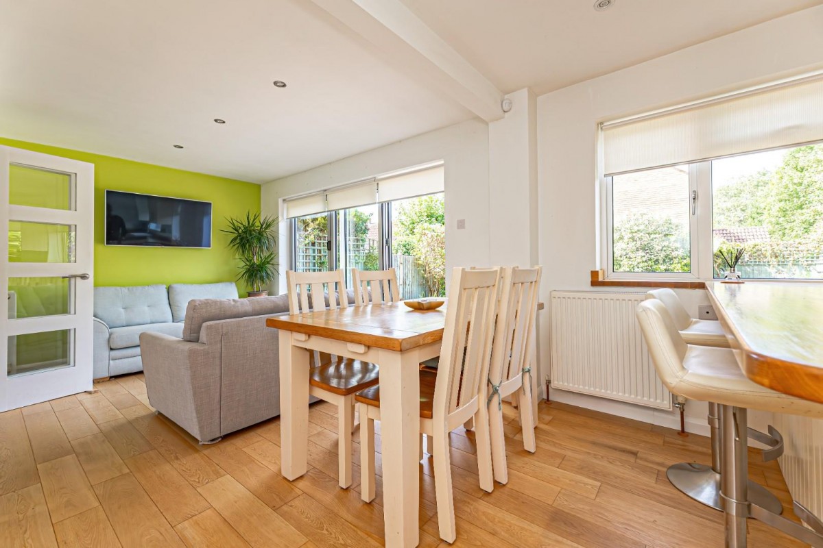 Wallace Drive, Eaton Bray