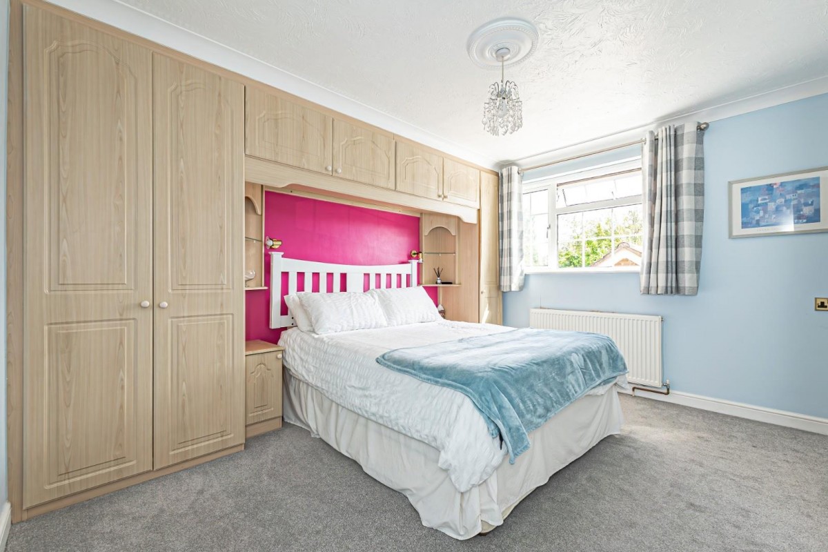 Wallace Drive, Eaton Bray