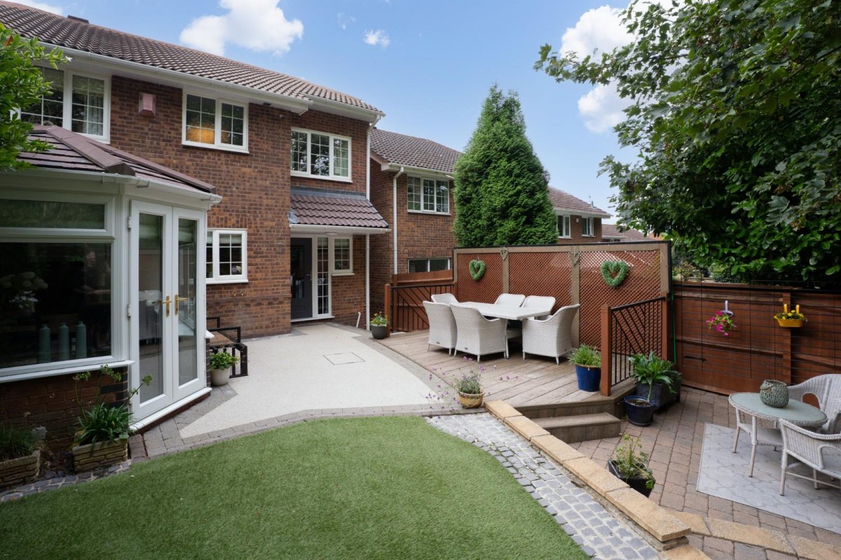 Foxlands Drive, Lower Gornal, DY3