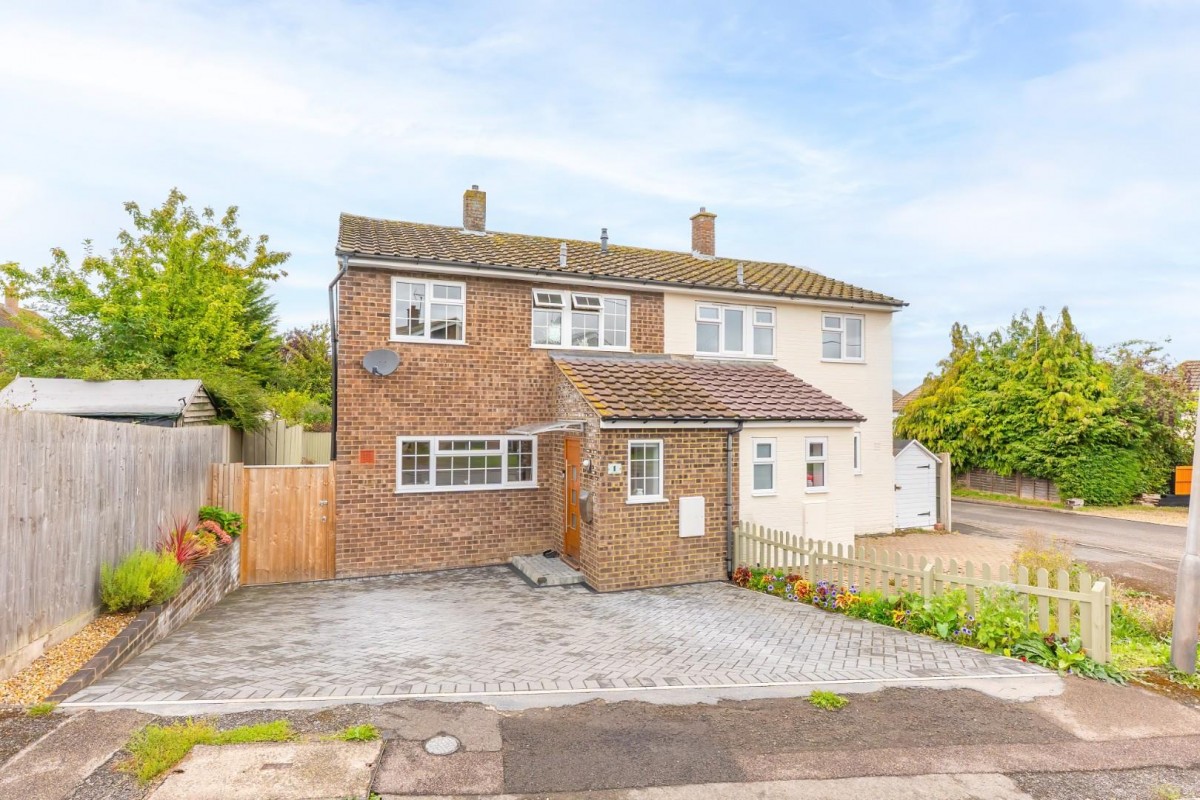 Berryfields, Cheddington