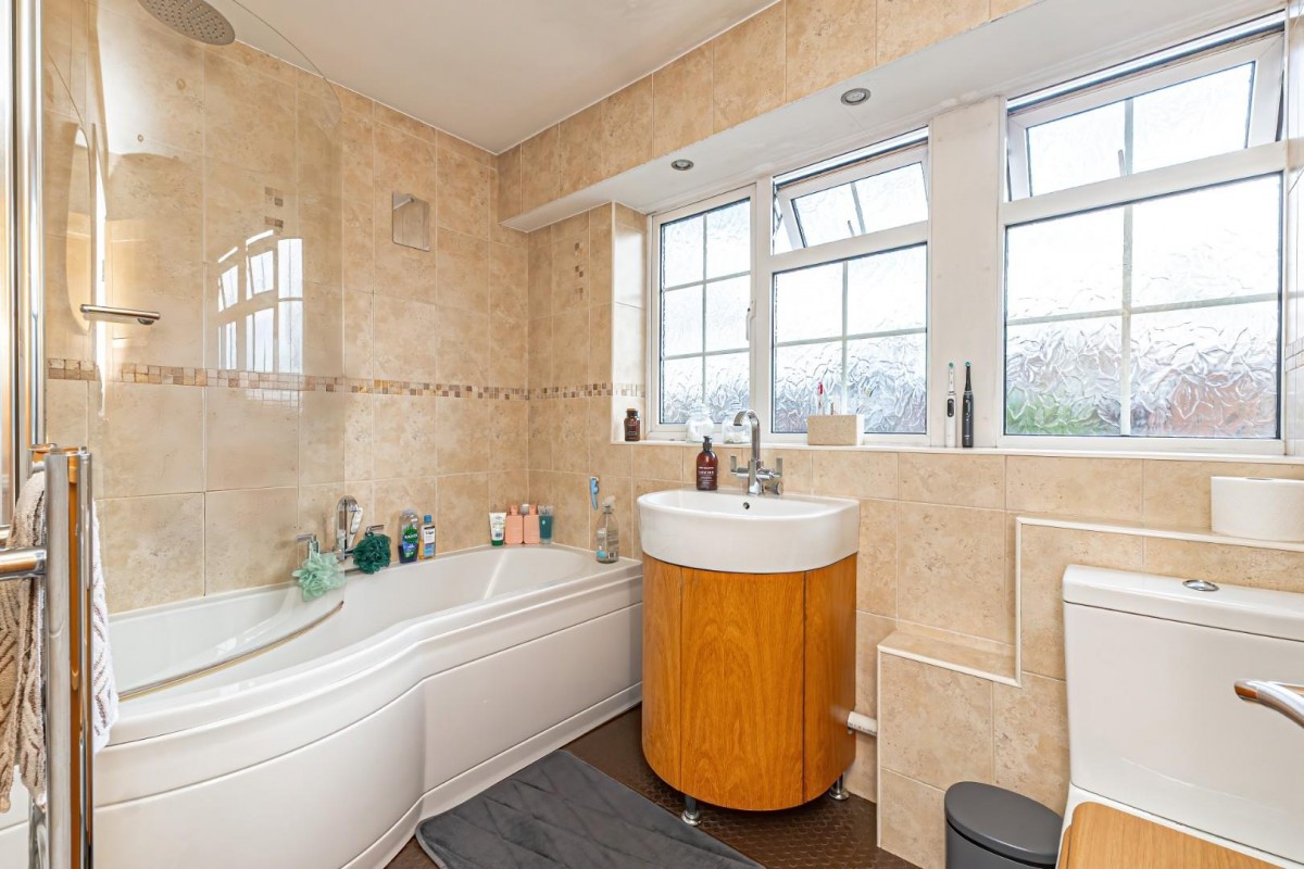 Berryfields, Cheddington