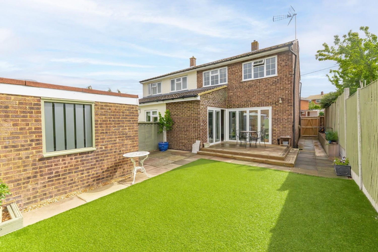 Berryfields, Cheddington