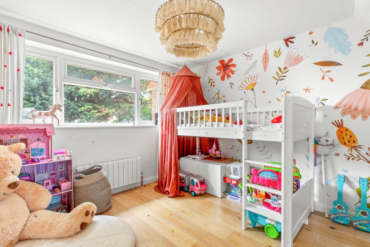 Chestnut Lane, Amersham, Buckinghamshire, HP6 6EN