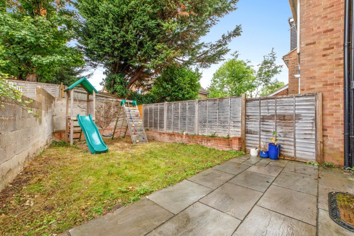 Chestnut Lane, Amersham, Buckinghamshire, HP6 6EN