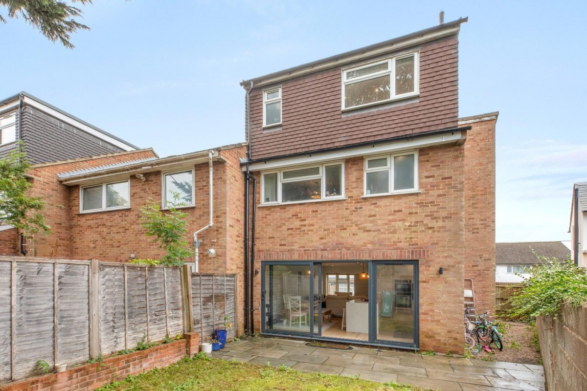 Chestnut Lane, Amersham, Buckinghamshire, HP6 6EN