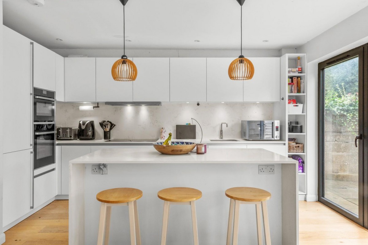 Chestnut Lane, Amersham, Buckinghamshire, HP6 6EN