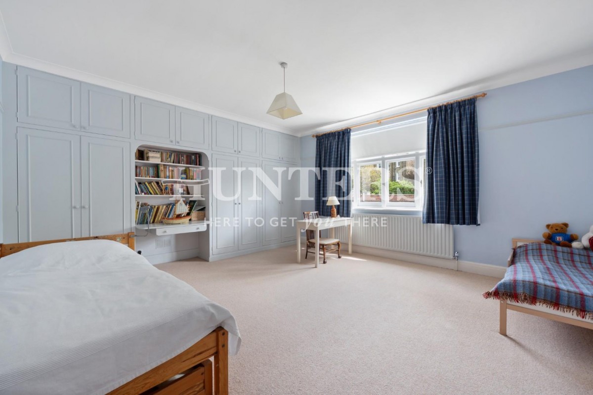 Minster Road, London, NW2