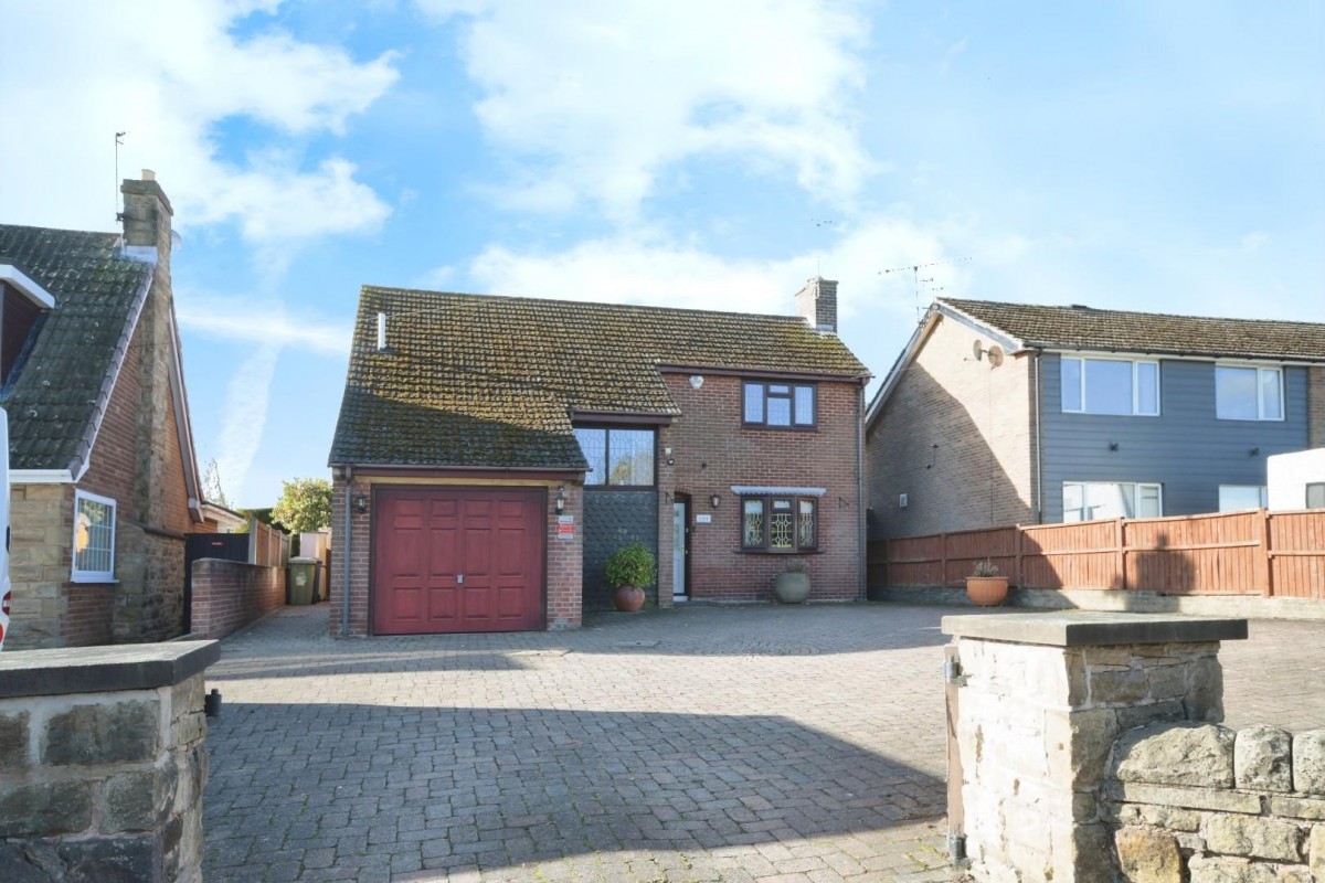 Middlecroft Road South, Staveley, Chesterfield, S43 3NQ