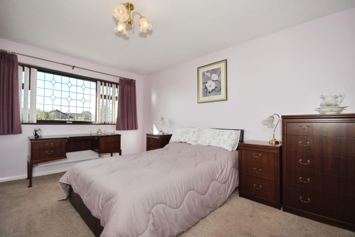 Middlecroft Road South, Staveley, Chesterfield, S43 3NQ