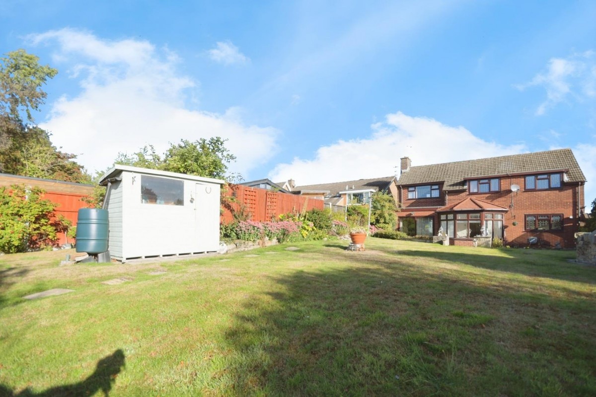 Middlecroft Road South, Staveley, Chesterfield, S43 3NQ