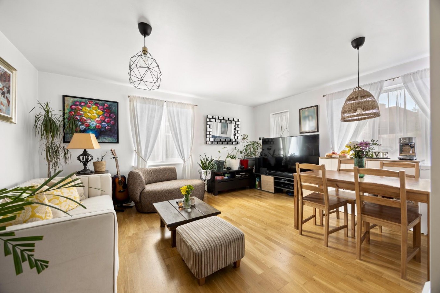 Finnegan Lodge, 39 Varcoe Gardens, Hayes