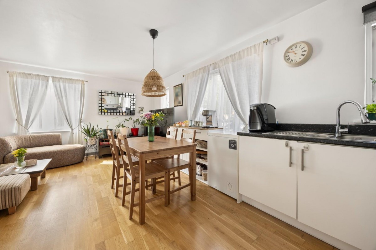 Finnegan Lodge, 39 Varcoe Gardens, Hayes