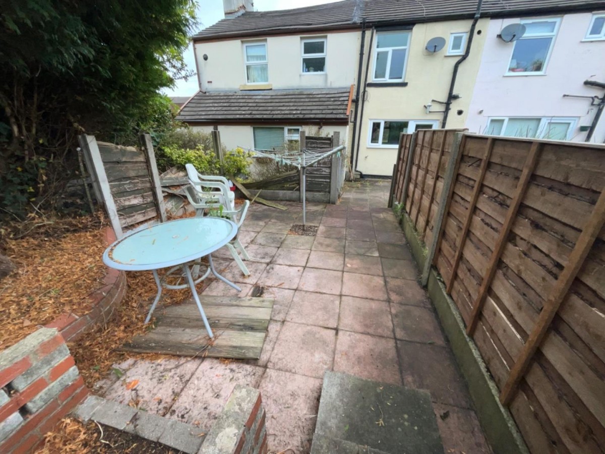 Huddersfield Road, Stalybridge