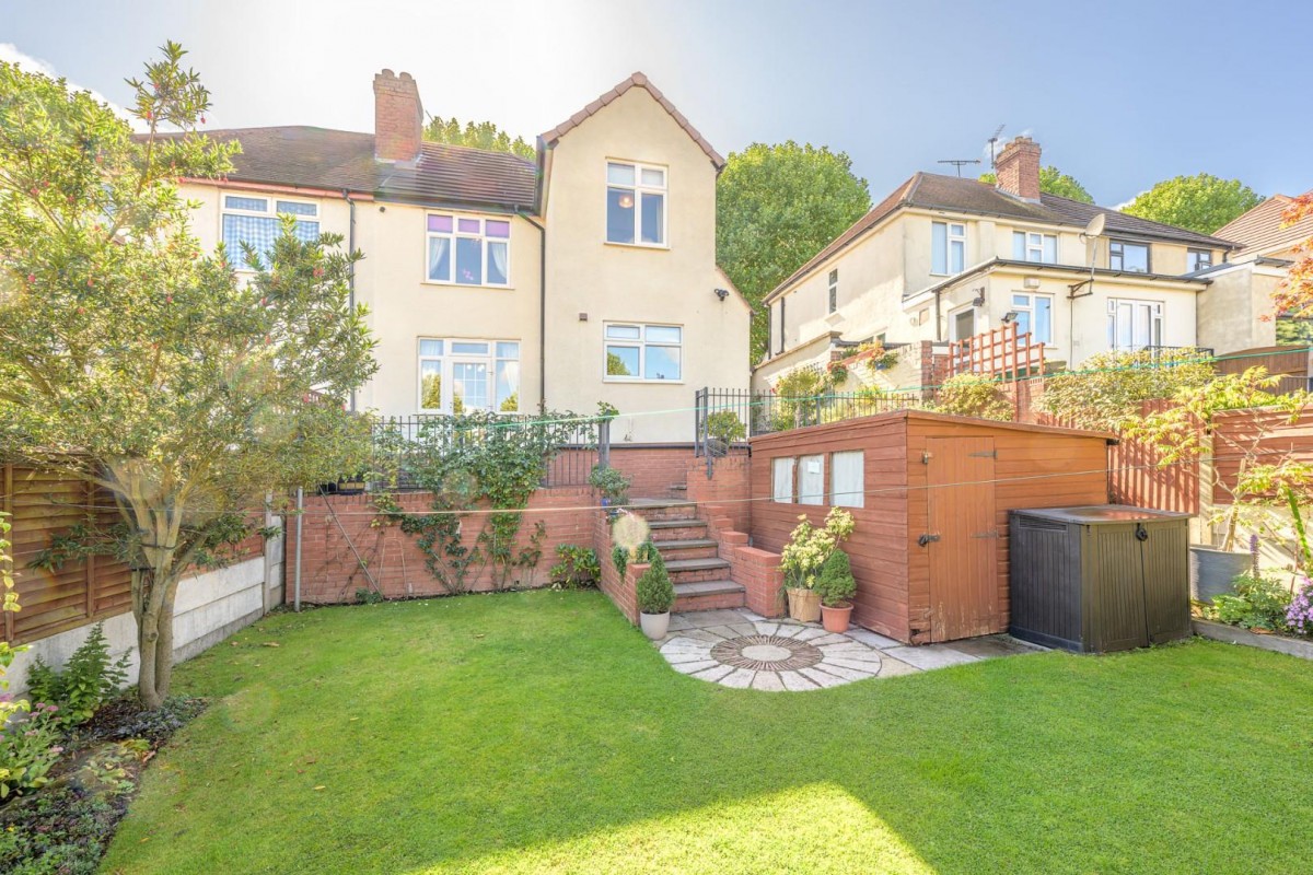 The Broadway, Dudley