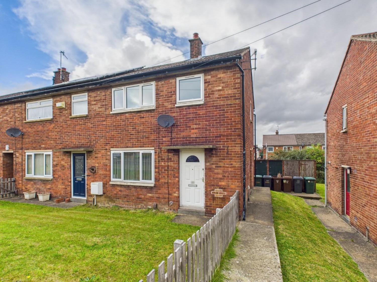 Airedale Avenue, Cottingley