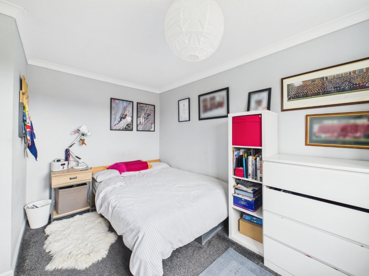 Airedale Avenue, Cottingley