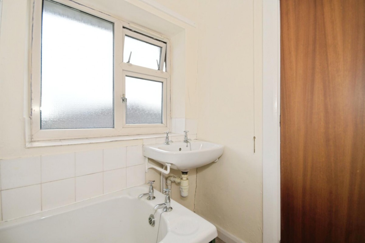 Birdholme Crescent, Birdholme, Chesterfield, S40 2TQ