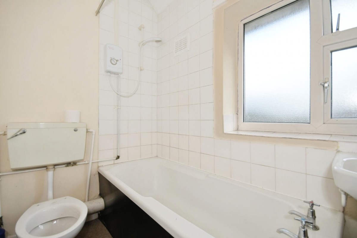 Birdholme Crescent, Birdholme, Chesterfield, S40 2TQ