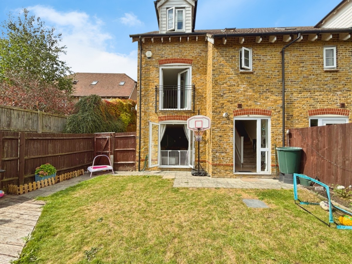 Green Fields Lane, Ashford