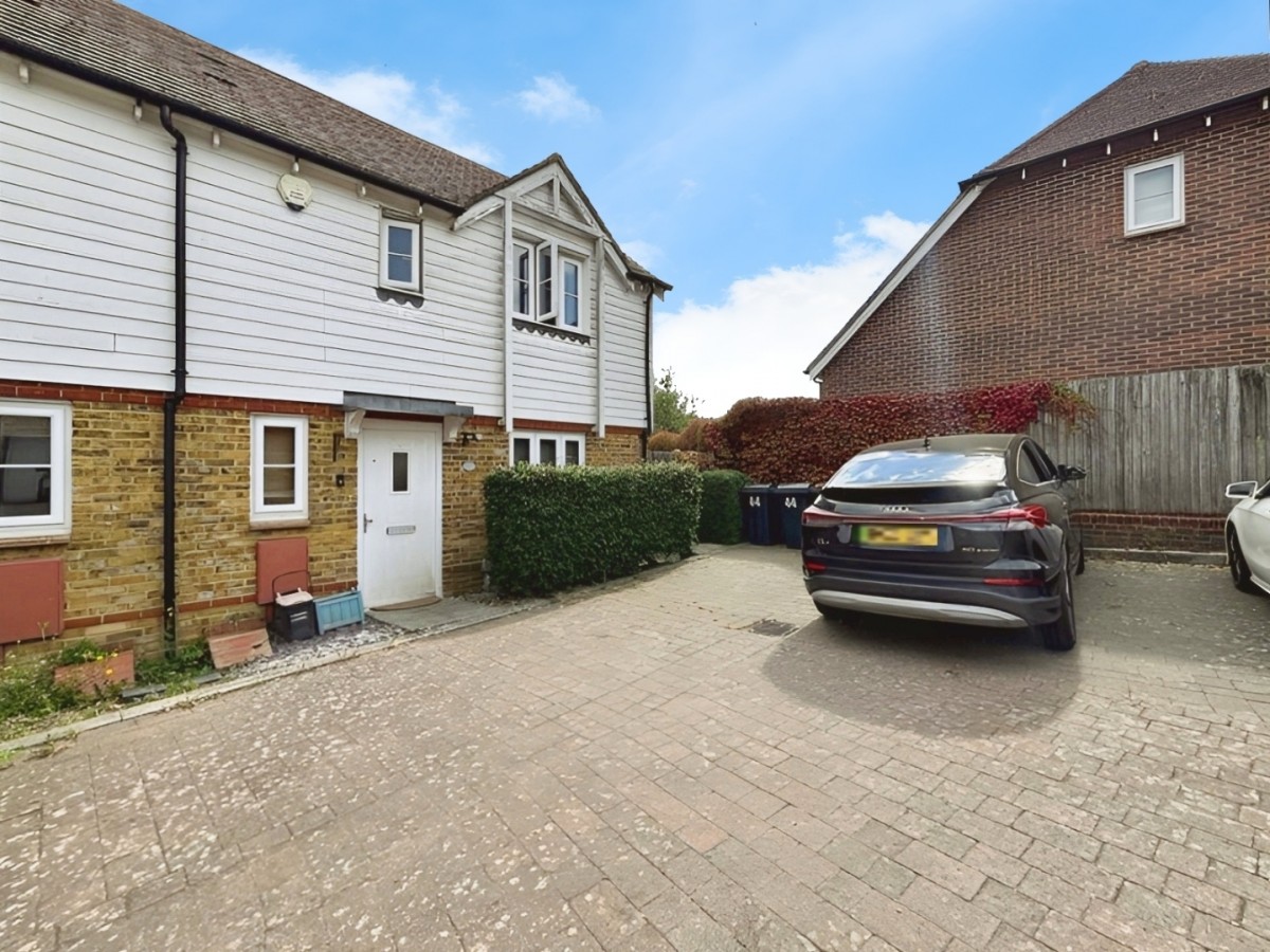 Green Fields Lane, Ashford