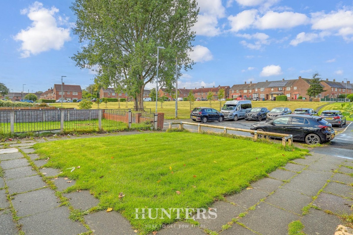 Patterdale Drive , Manchester, M24