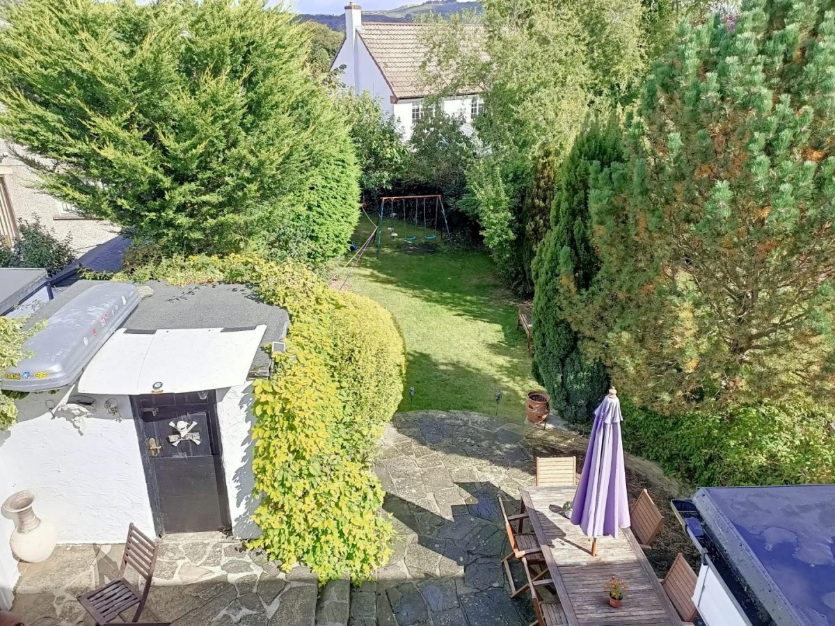 Manor Drive, Bingley