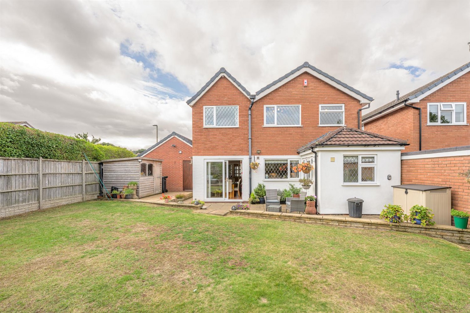 Meadfoot Drive, Kingswinford, DY6 9DB