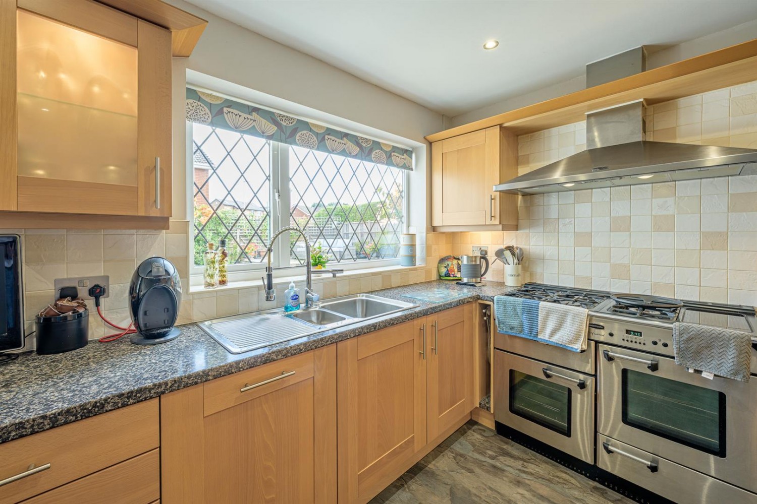 Meadfoot Drive, Kingswinford, DY6 9DB