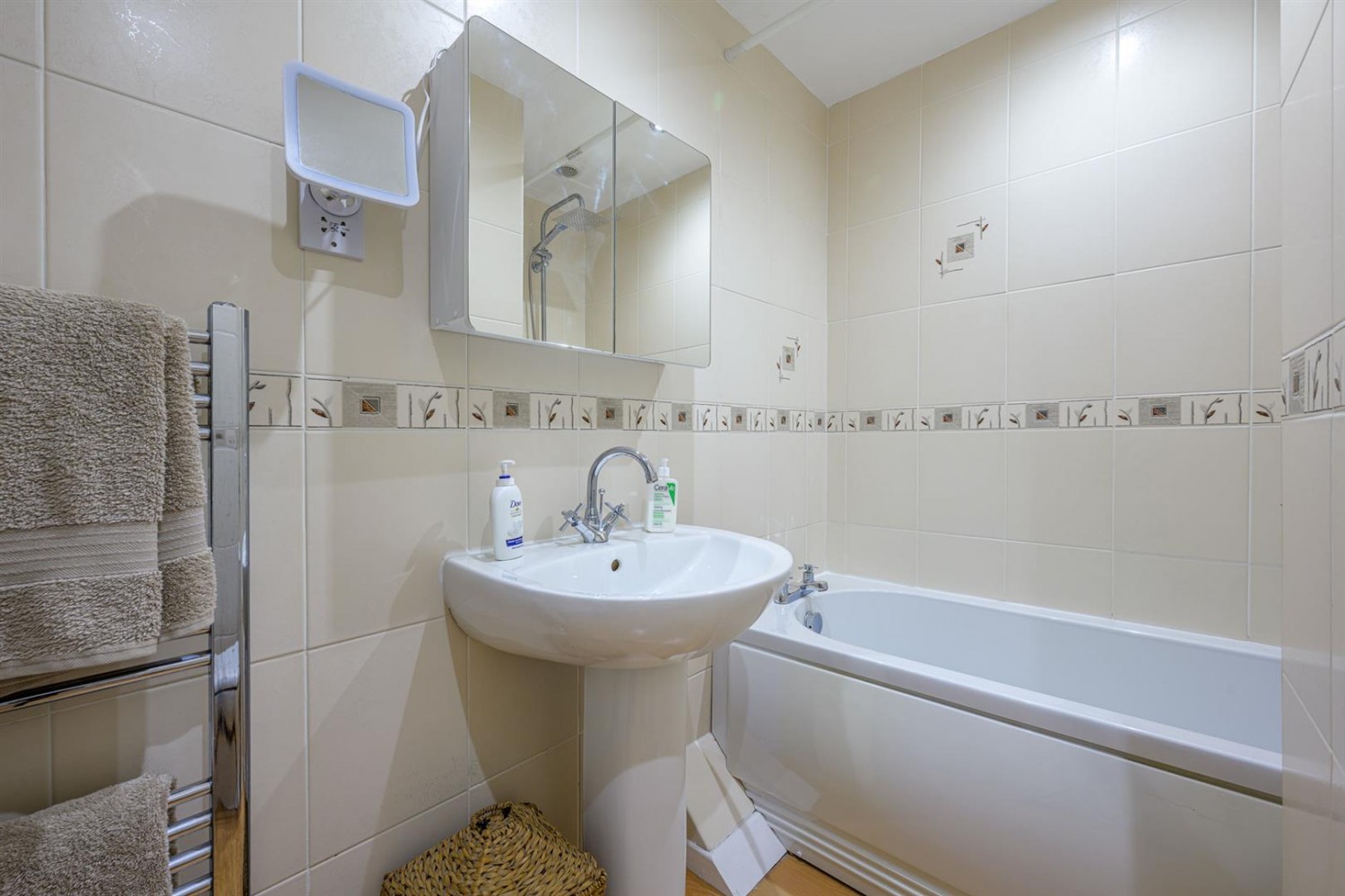 Meadfoot Drive, Kingswinford, DY6 9DB