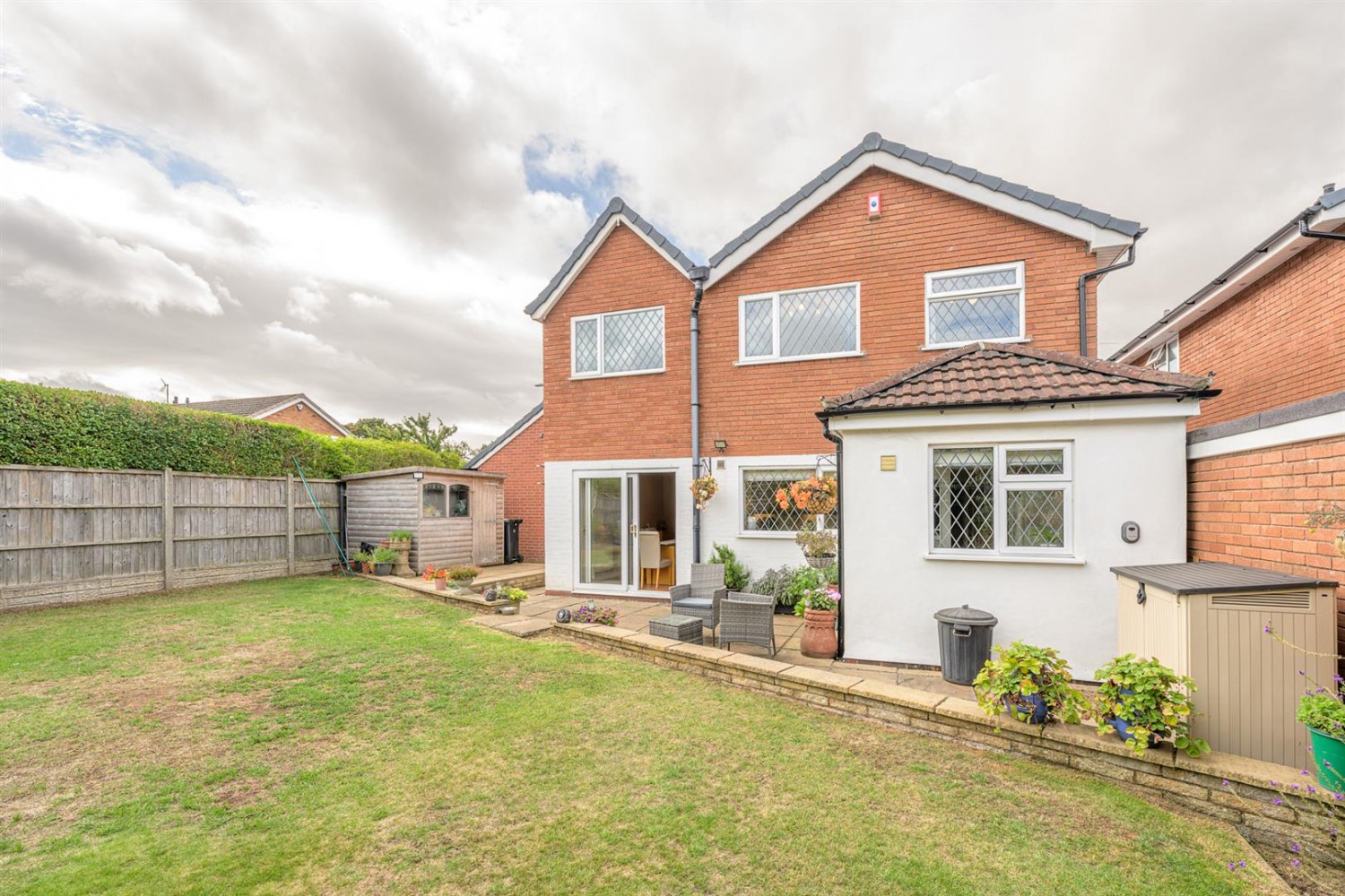 Meadfoot Drive, Kingswinford, DY6 9DB