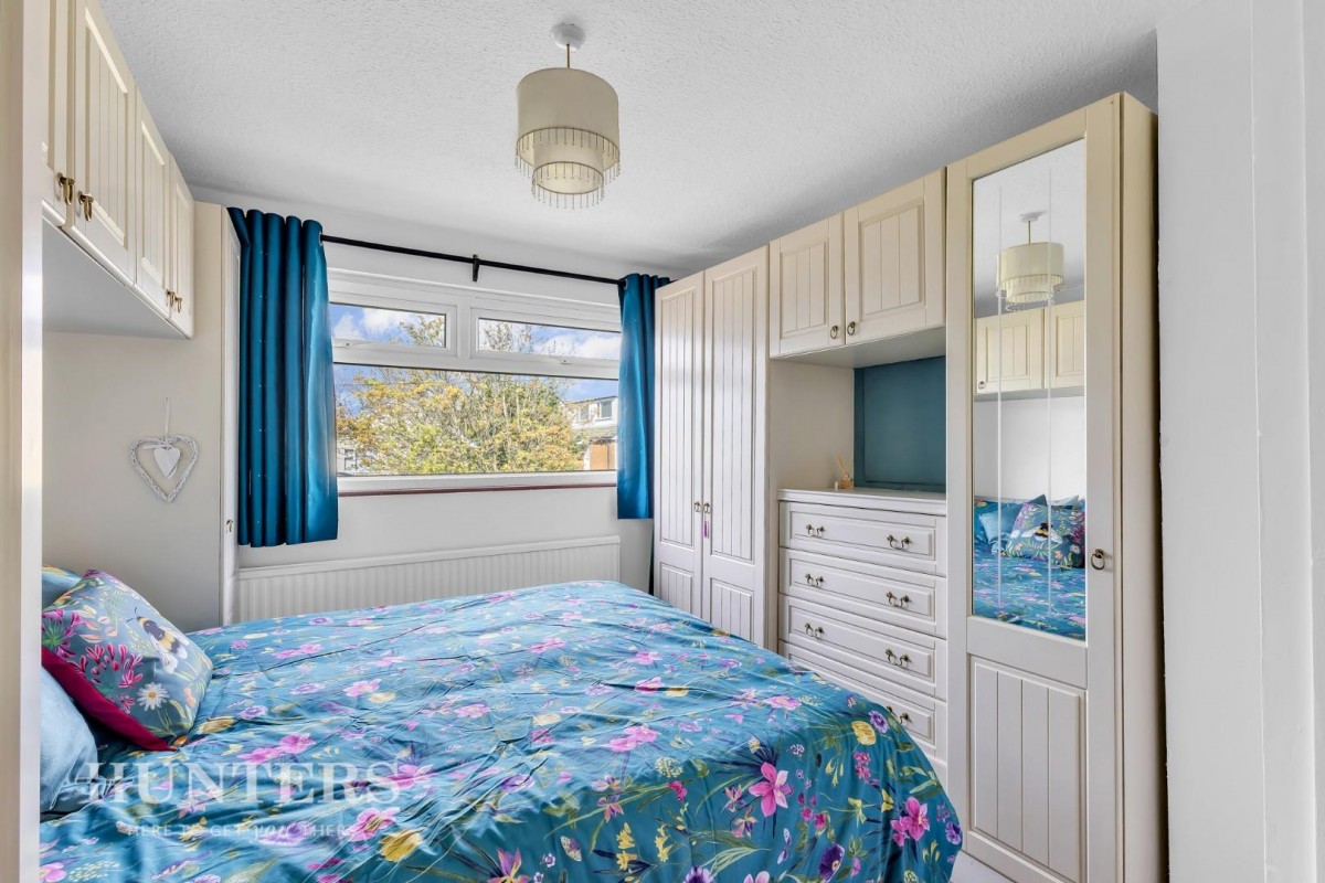 Pennine Drive, Milnrow, OL16 3HL