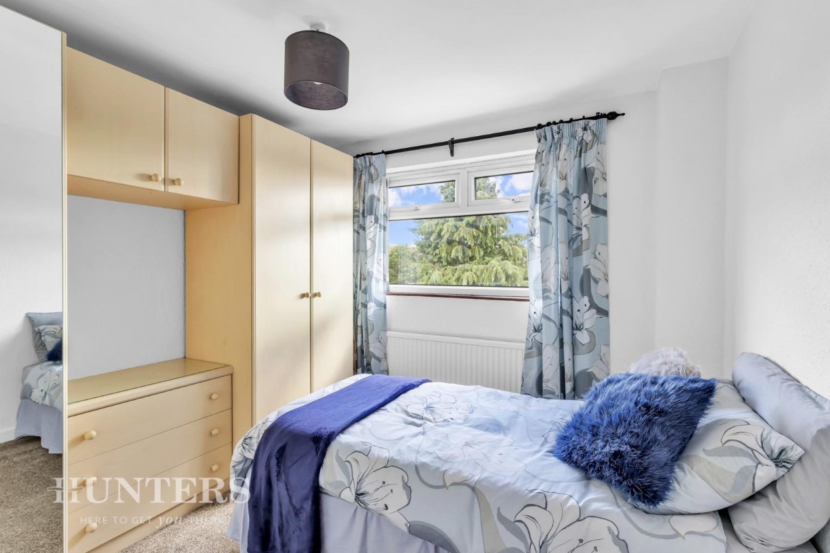 Pennine Drive, Milnrow, OL16 3HL