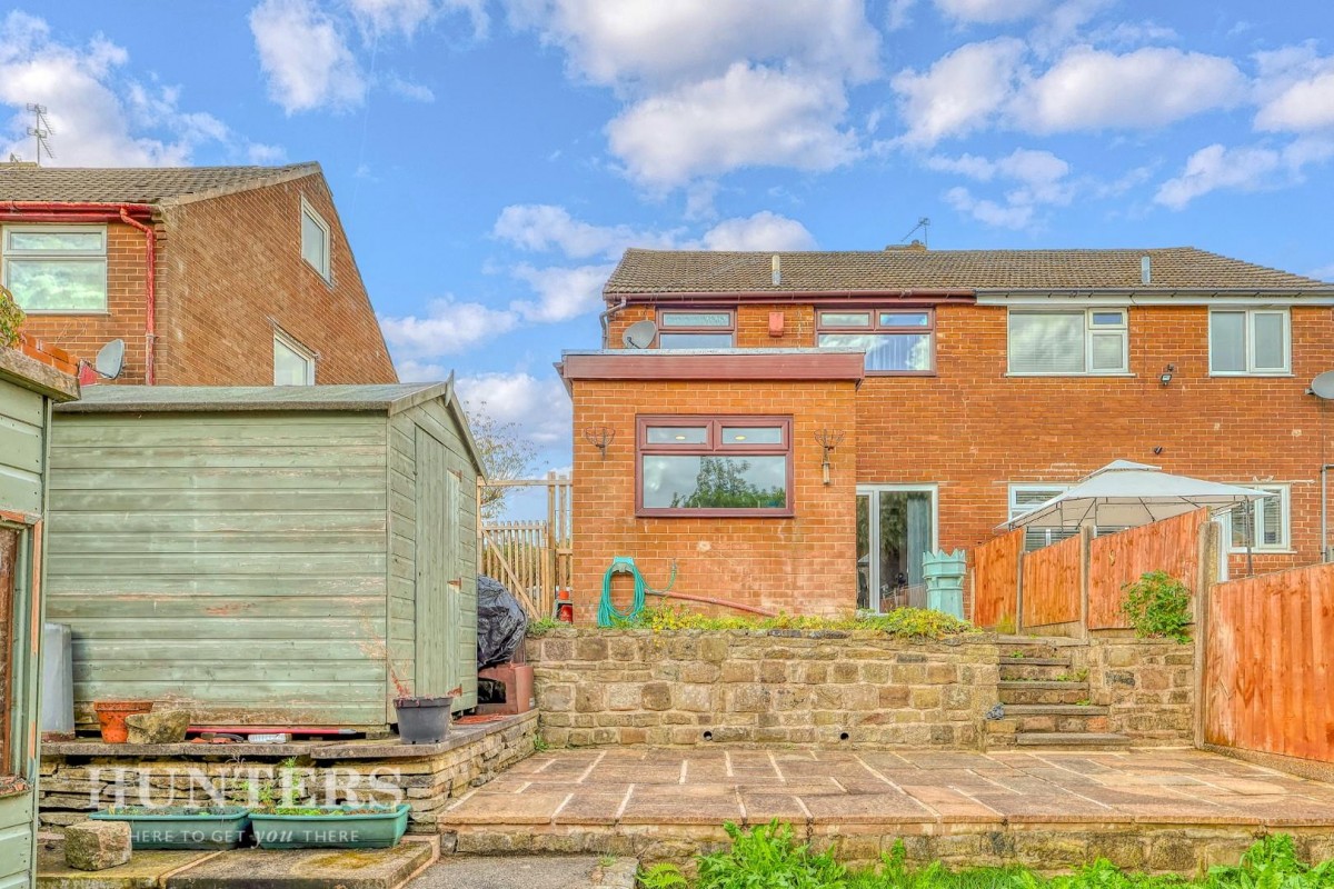 Pennine Drive, Milnrow, OL16 3HL