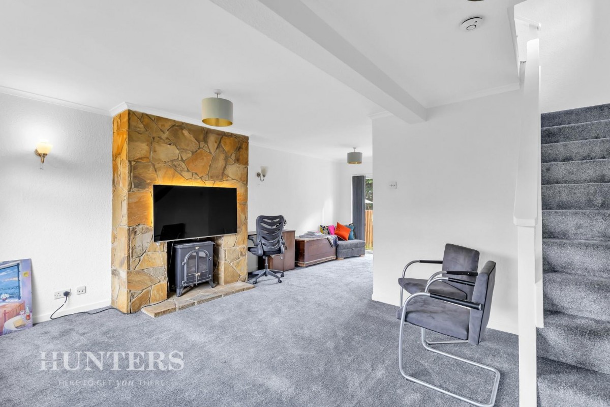 Pennine Drive, Milnrow, OL16 3HL