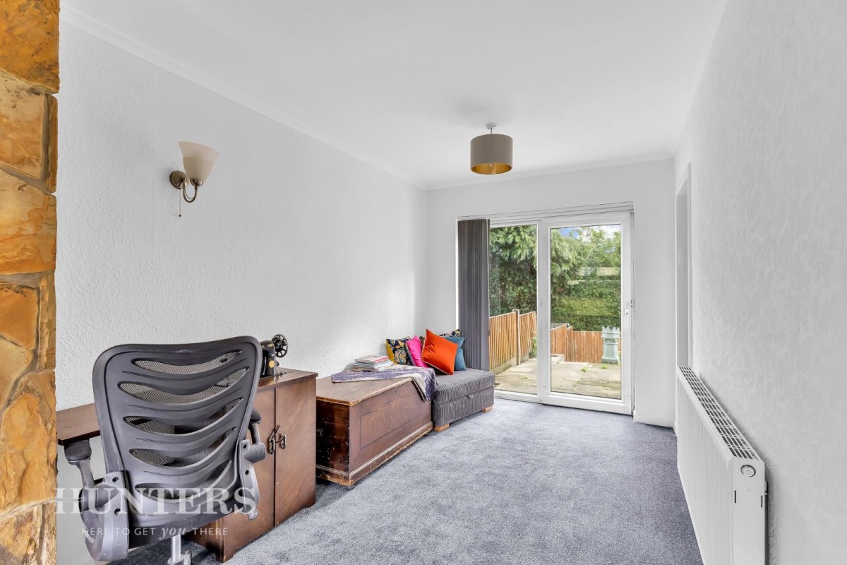 Pennine Drive, Milnrow, OL16 3HL