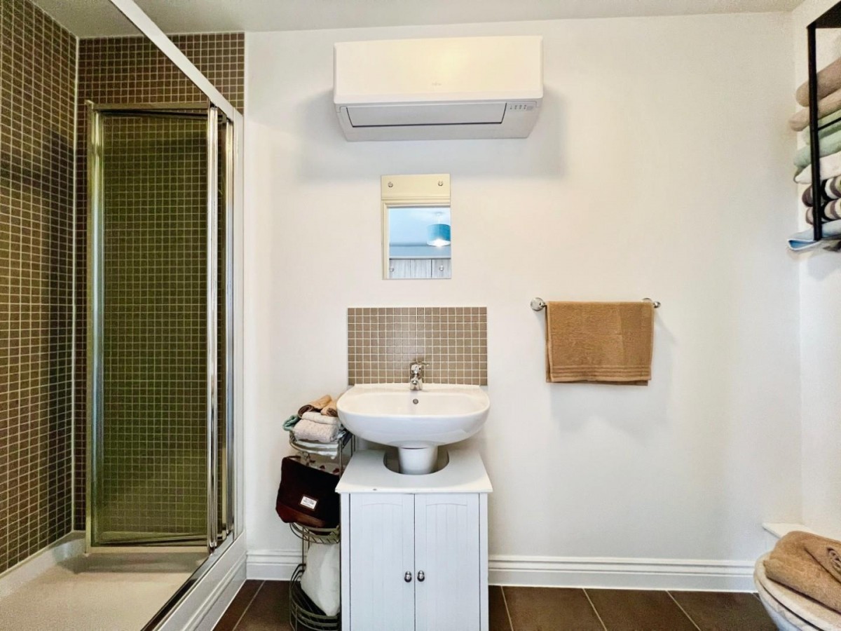 3 Bedroom Detached, Repton Park