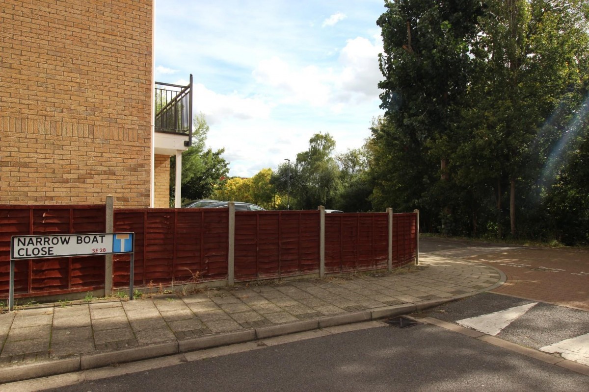 Narrowboat Close, Thamesmead, London, SE28 0HZ