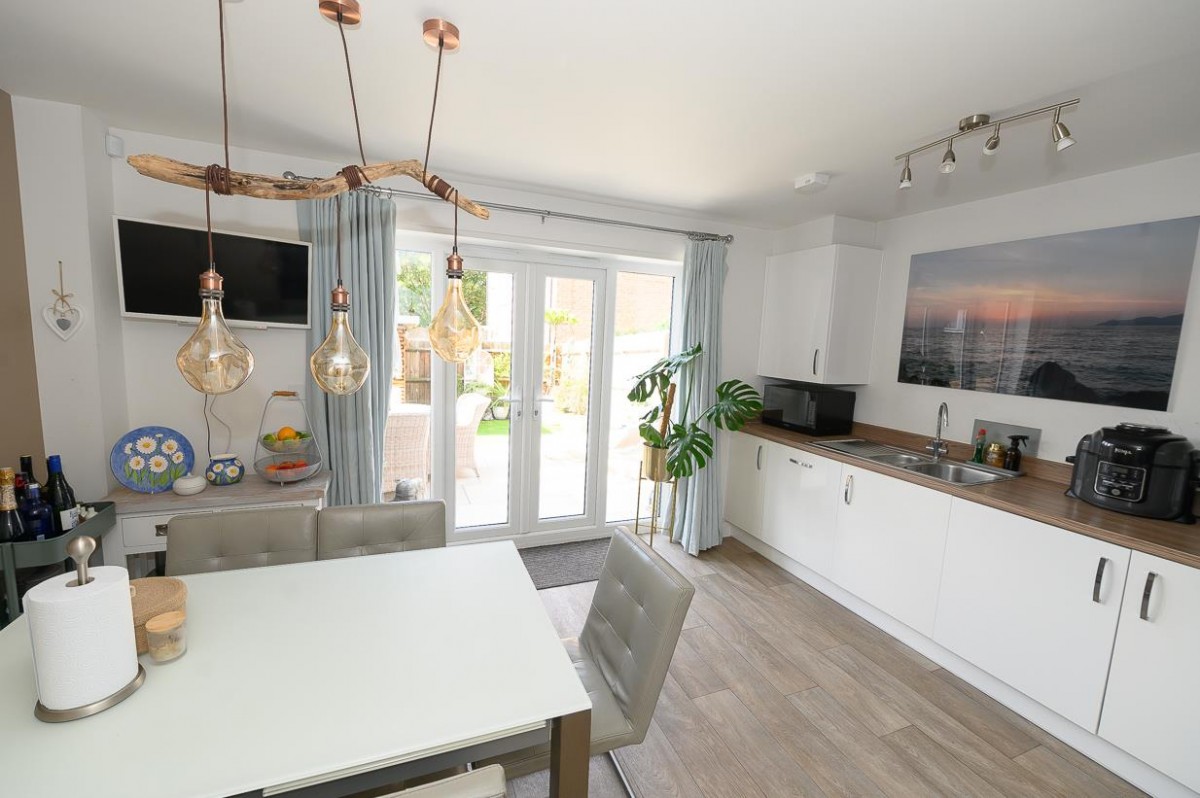 Richmond Grove, Mangotsfield, Bristol, BS16 9AN