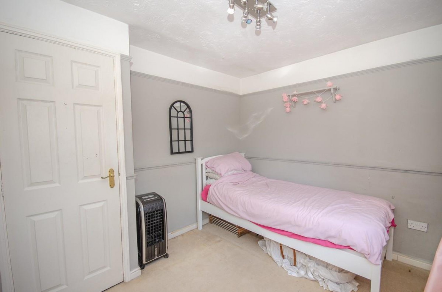 Heathfields, Downend, Bristol, BS16 6HT