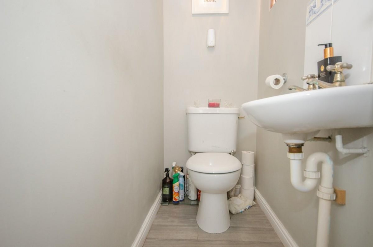 Heathfields, Downend, Bristol, BS16 6HT