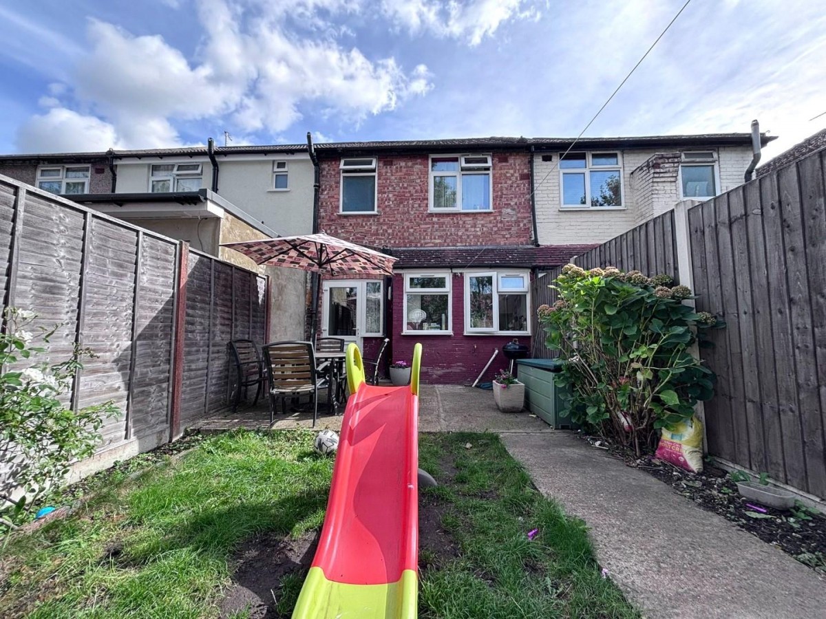 Warwick Crescent, Hayes, UB4 8RE