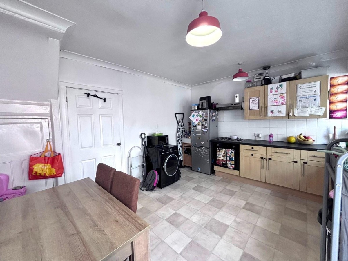 Warwick Crescent, Hayes, UB4 8RE